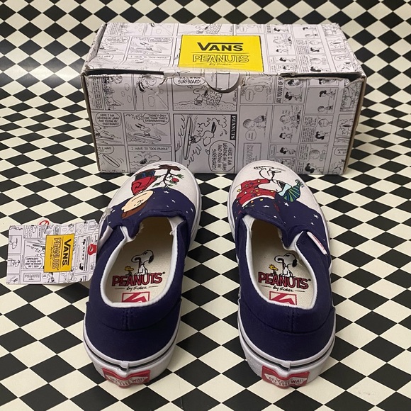 NWT Peanuts Christmas Slip-On Vans - Picture 3 of 4